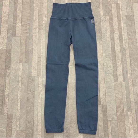 Free people good karma leggings in blue spruce - Picture 5 of 7